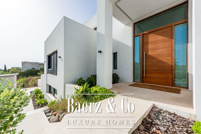 Image No.3-4 Bed Villa for sale