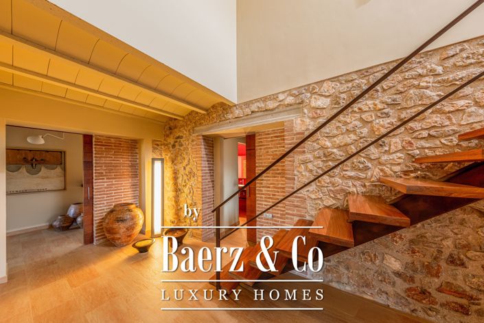 Image No.28-4 Bed Property for sale