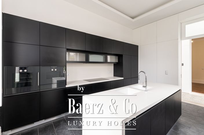 Image No.16-6 Bed House for sale