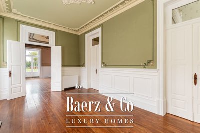 7686108