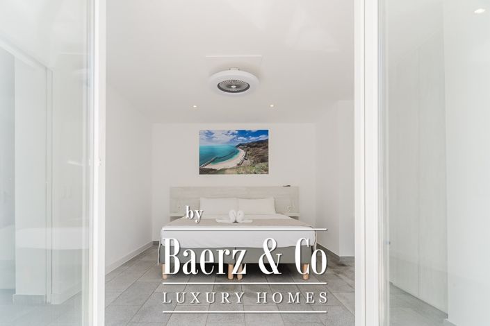 Image No.45-12 Bed Property for sale