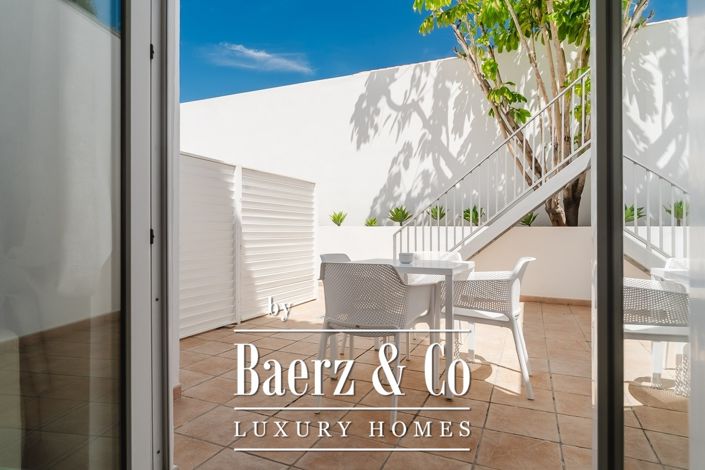 Image No.48-12 Bed Property for sale
