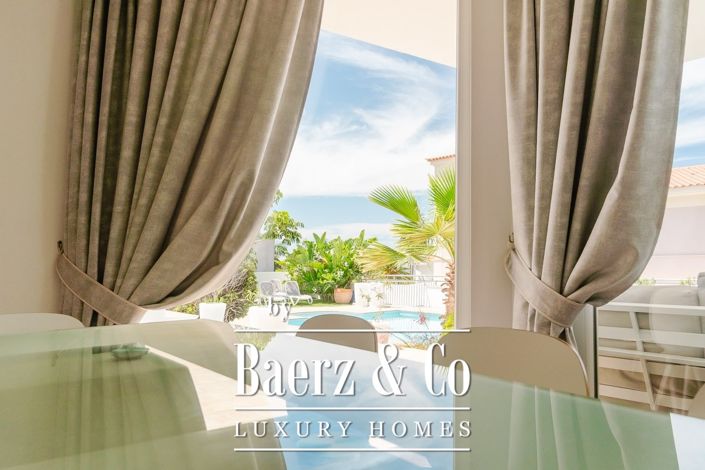 Image No.7-12 Bed Property for sale