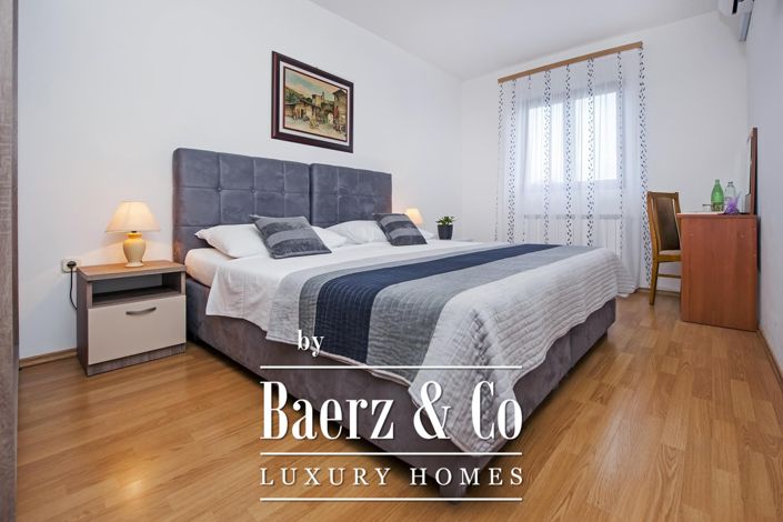 Image No.10-6 Bed House for sale