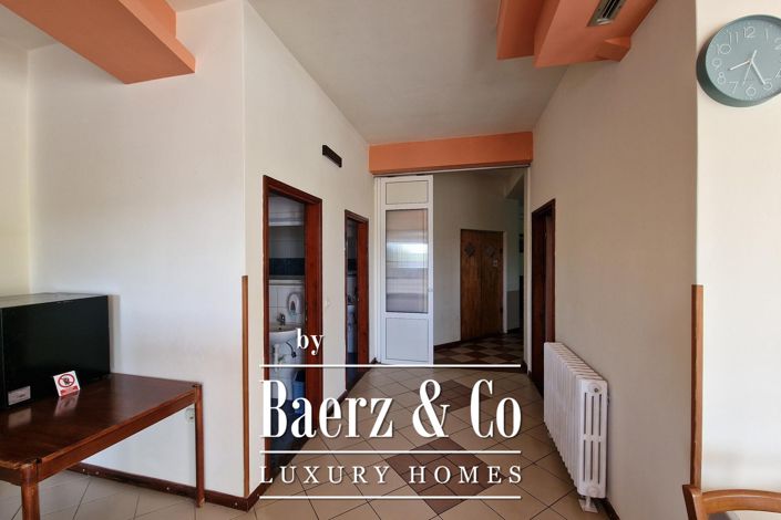 Image No.20-6 Bed House for sale