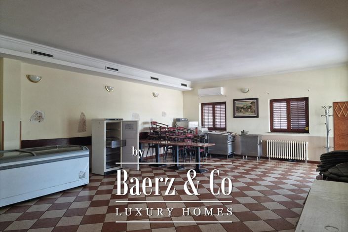 Image No.22-6 Bed House for sale