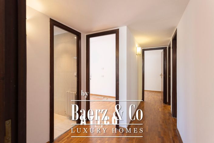 Image No.21-4 Bed Property for sale