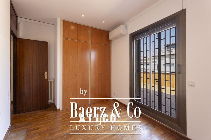 Image No.24-4 Bed Property for sale