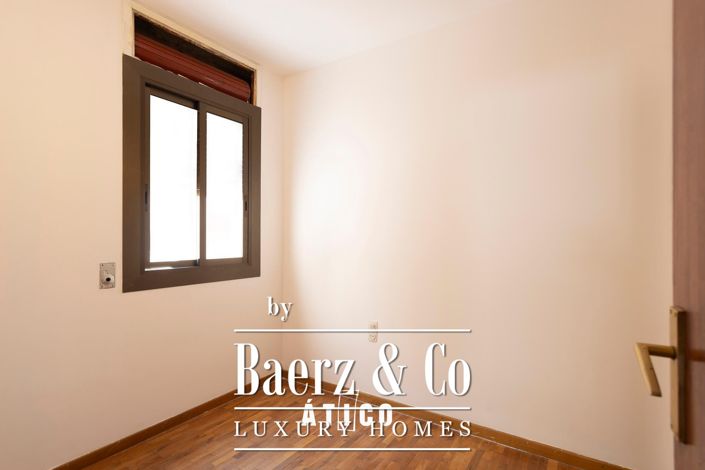 Image No.32-4 Bed Property for sale