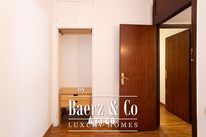 Image No.33-4 Bed Property for sale
