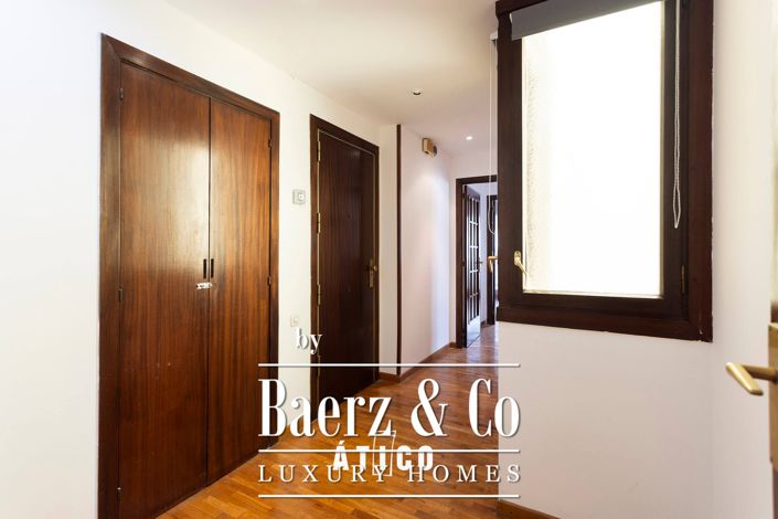 Image No.35-4 Bed Property for sale