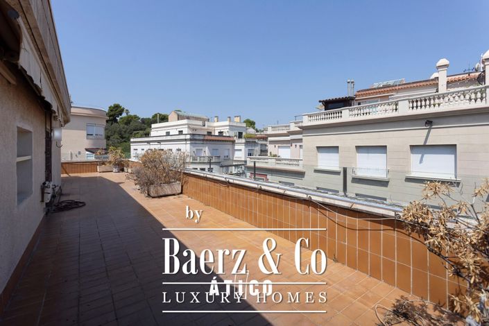 Image No.43-4 Bed Property for sale