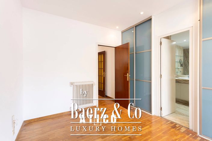 Image No.6-4 Bed Property for sale