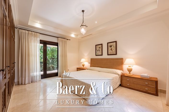 Image No.25-5 Bed Villa for sale