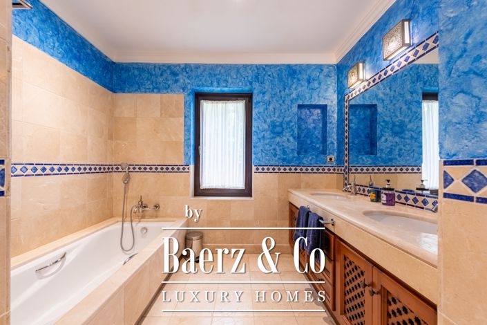 Image No.27-5 Bed Villa for sale