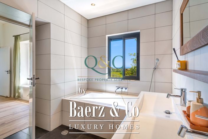Image No.24-4 Bed Property for sale