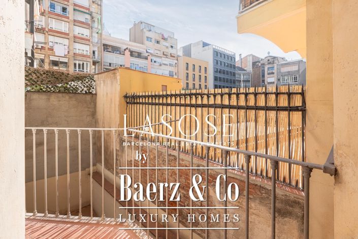 Image No.32-2 Bed Property for sale