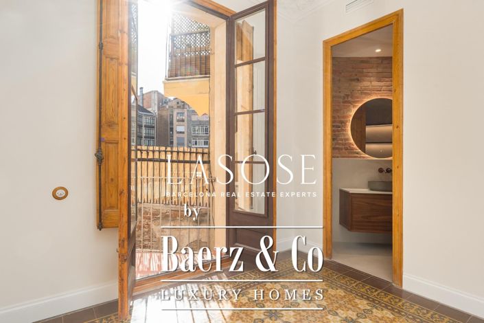 Image No.33-2 Bed Property for sale