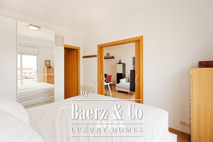 Image No.11-2 Bed Property for sale