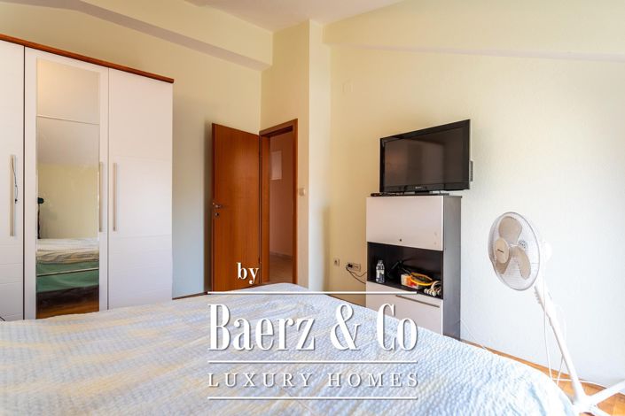 Image No.13-9 Bed Property for sale