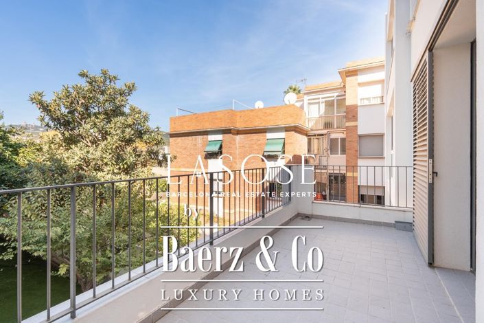 Image No.26-4 Bed Property for sale