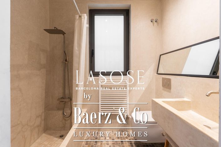 Image No.30-4 Bed Property for sale