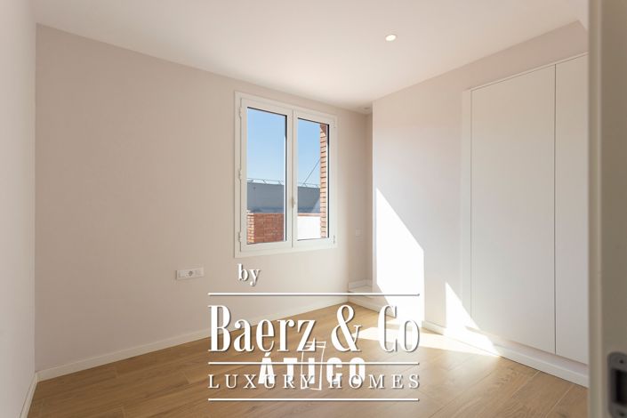 Image No.32-4 Bed Property for sale