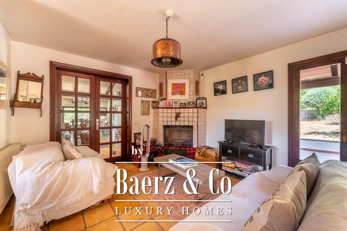 Image No.10-4 Bed Country House for sale