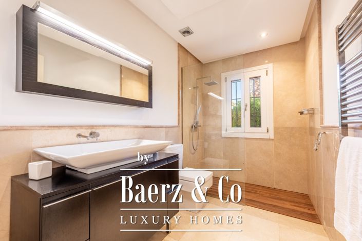 Image No.20-4 Bed Apartment for sale
