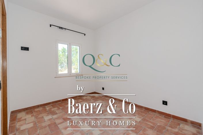 Image No.16-4 Bed Property for sale