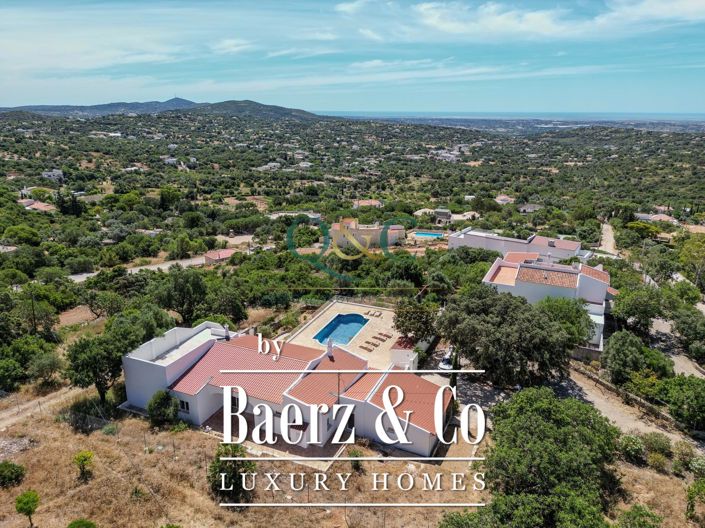 Image No.2-4 Bed Property for sale