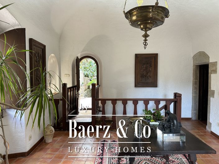 Image No.21-5 Bed Property for sale