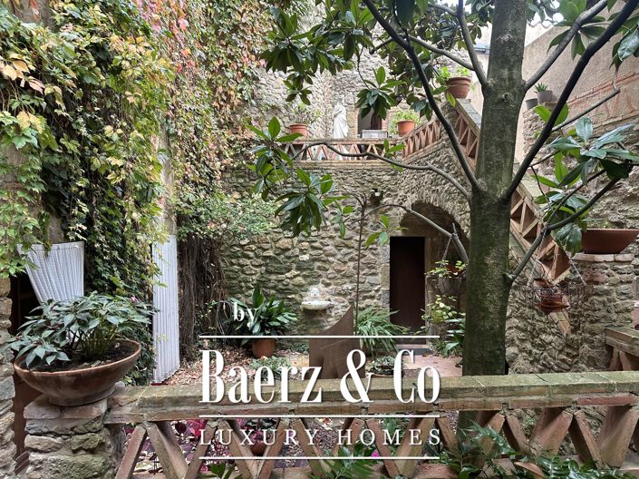 Image No.25-5 Bed Property for sale