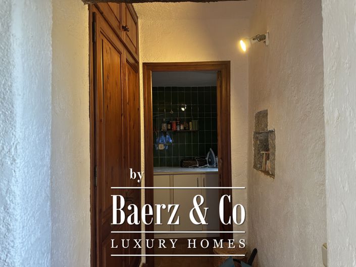 Image No.30-5 Bed Property for sale