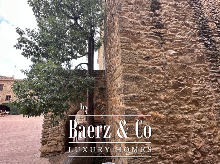 Image No.4-5 Bed Property for sale