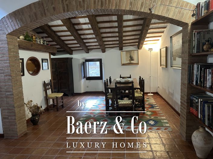 Image No.41-5 Bed Property for sale