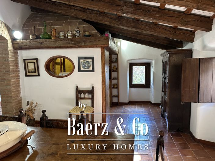 Image No.42-5 Bed Property for sale