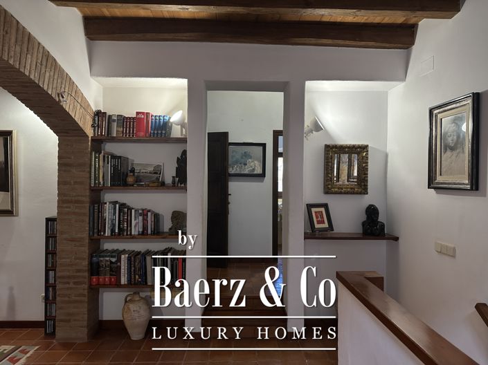 Image No.43-5 Bed Property for sale