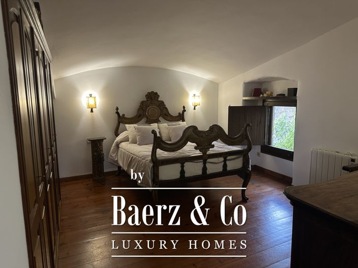 Image No.45-5 Bed Property for sale