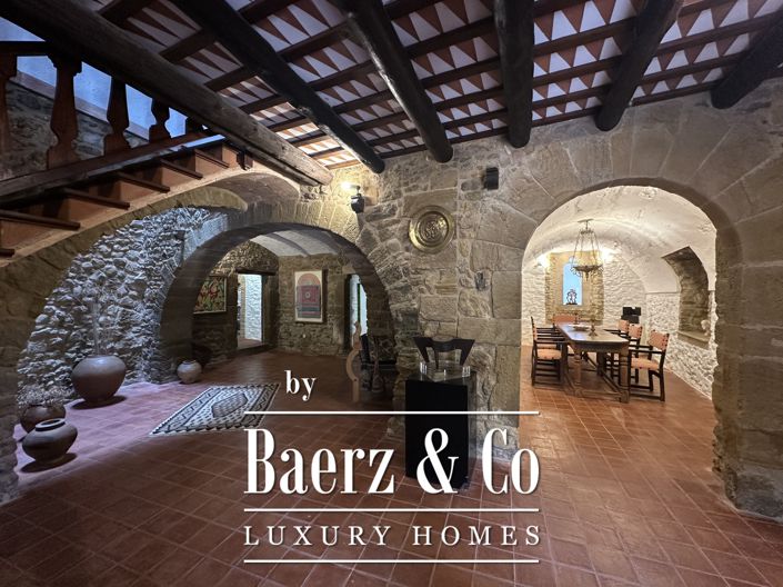 Image No.6-5 Bed Property for sale