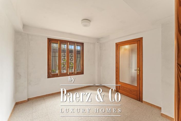 Image No.12-4 Bed Townhouse for sale