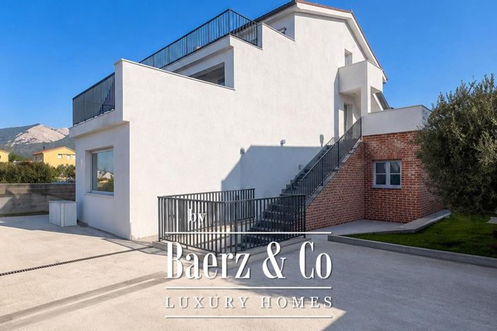 Image No.2-3 Bed Townhouse for sale
