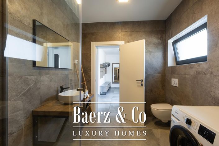 Image No.29-5 Bed Townhouse for sale