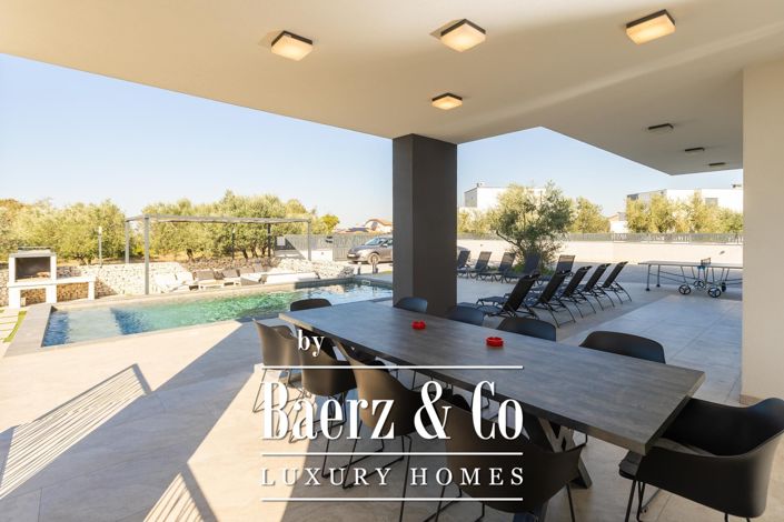 Image No.5-5 Bed Townhouse for sale