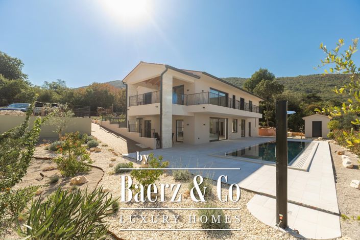 Image No.2-5 Bed Townhouse for sale