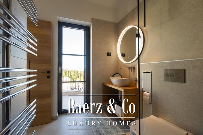 Image No.35-5 Bed Townhouse for sale
