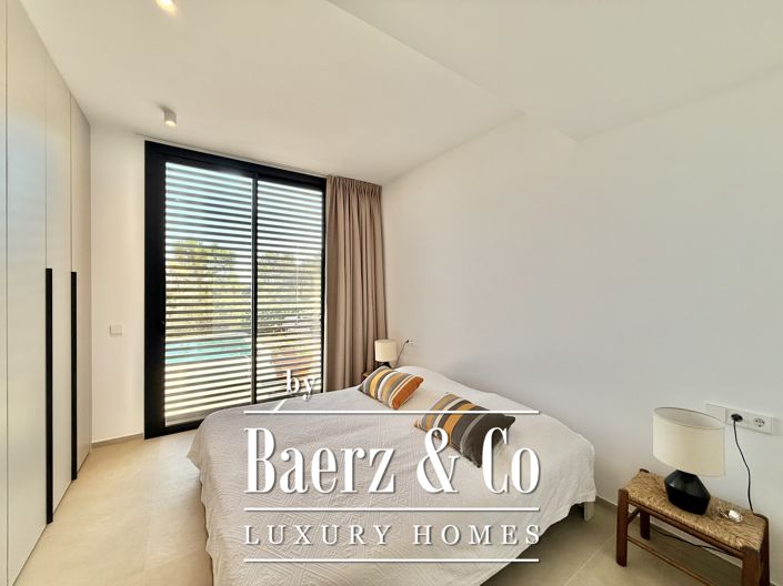 Image No.18-4 Bed Villa for sale