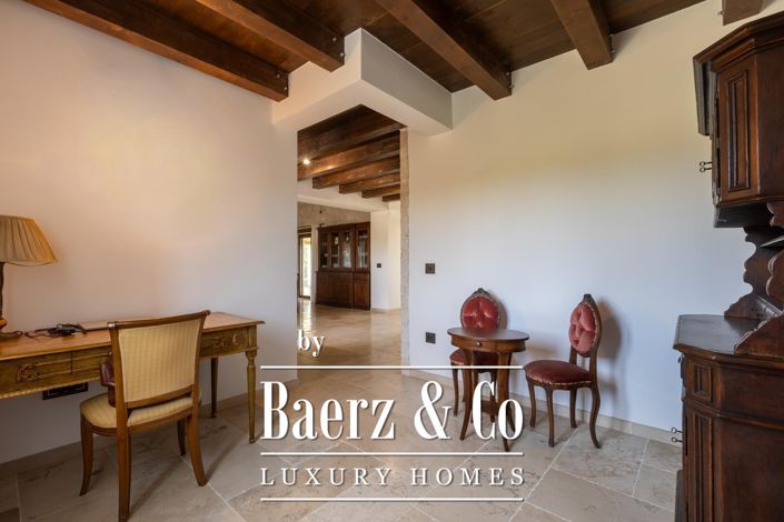 Image No.15-3 Bed Property for sale
