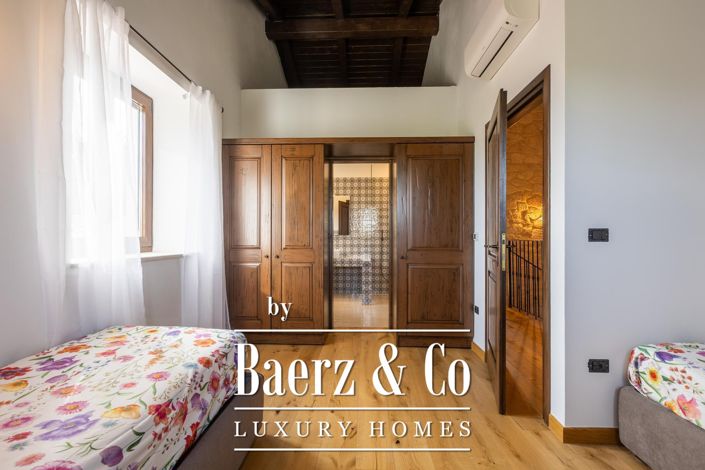 Image No.26-3 Bed Property for sale