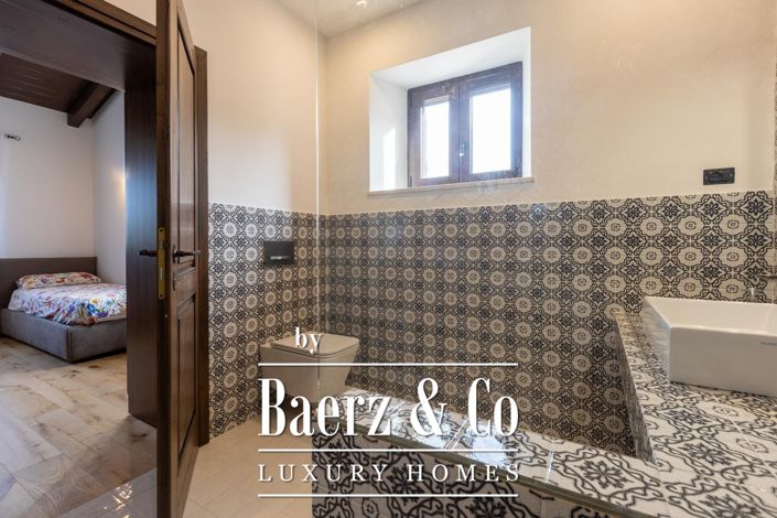 Image No.28-3 Bed Property for sale